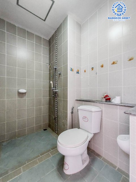 *****ทาวน์เฮ้าส์มืองสองย่านกรุงเทพมหานคร ม.เฟรชวิลล่า นวมินทร์ บนเนื้อที่ 20 ตร.ว. ฟังก์ชันเหมือนได้บ้านเดี่ยว 3 ห้องนอน 4 ห้องน้ำ 2 ที่จอดรถ บ้านสภาพสวย แถมฟรี! 1 เครื่องปรับอากาศ เดินทางสะดวก ทำเลเยี่ยม ใกล้แฟชั่นไอส์แลนด์ และรถไฟฟ้าสายสีชมพู "สถานีคู้บอน"